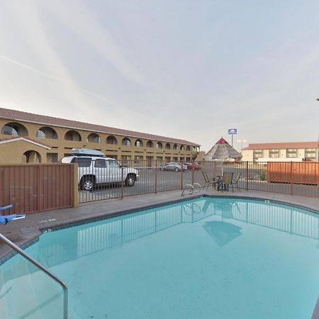 Rodeway Inn Delano Εξωτερικό φωτογραφία