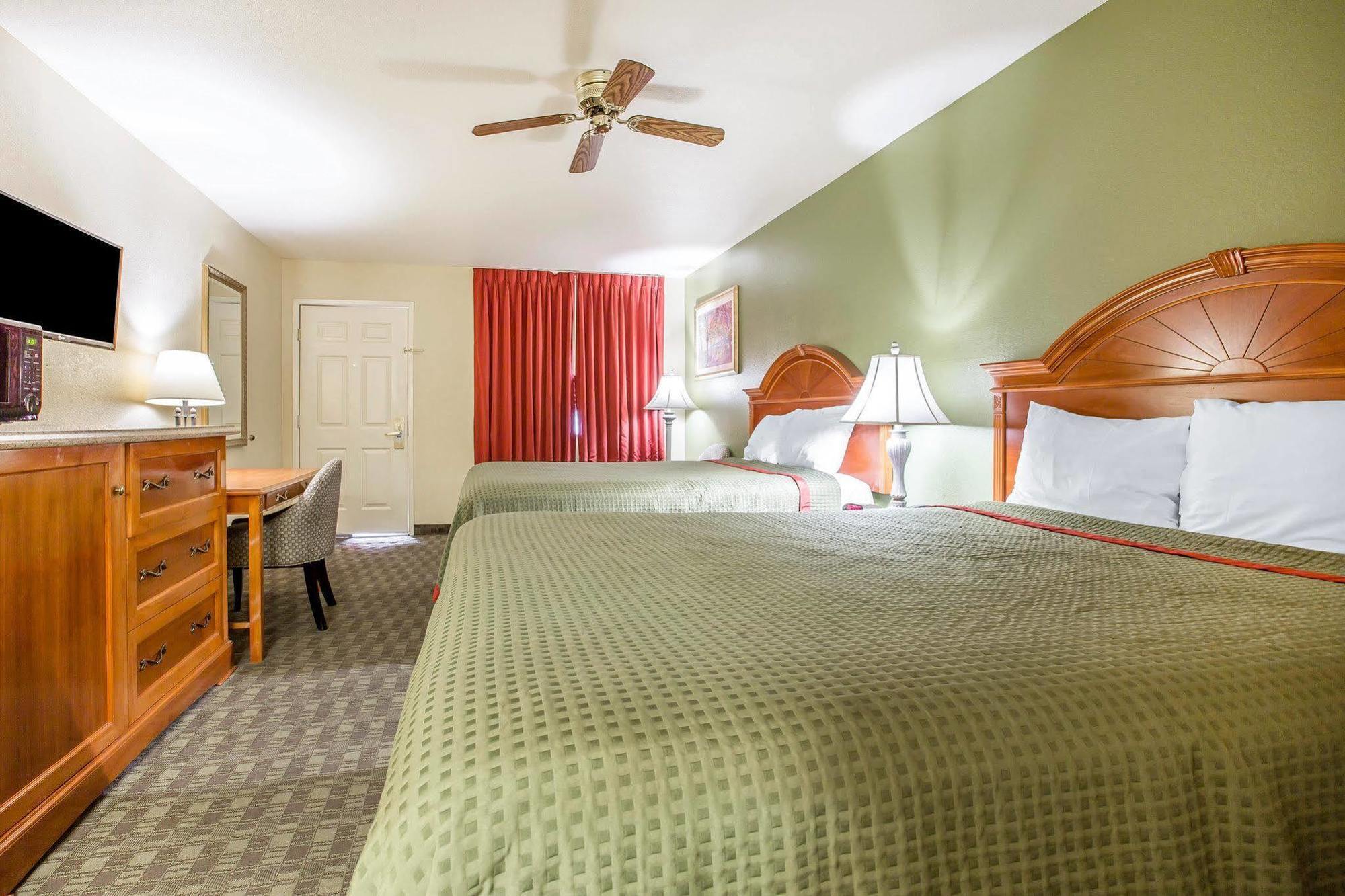 Rodeway Inn Delano Εξωτερικό φωτογραφία