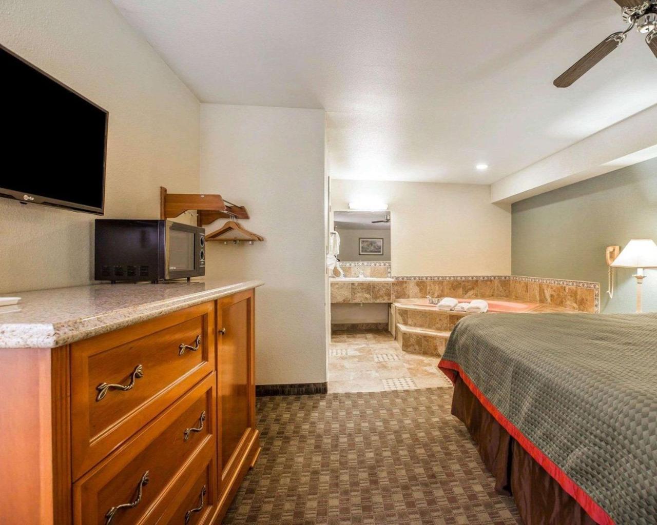 Rodeway Inn Delano Εξωτερικό φωτογραφία