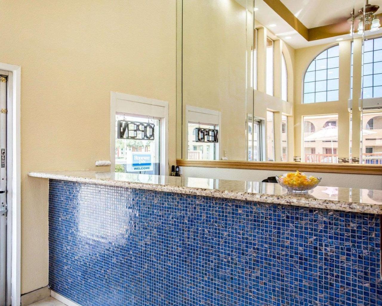 Rodeway Inn Delano Εξωτερικό φωτογραφία