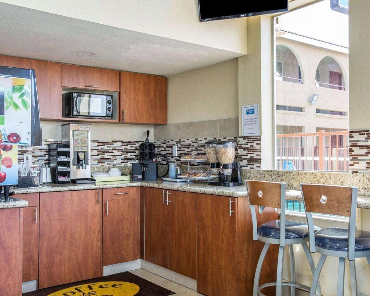 Rodeway Inn Delano Εξωτερικό φωτογραφία